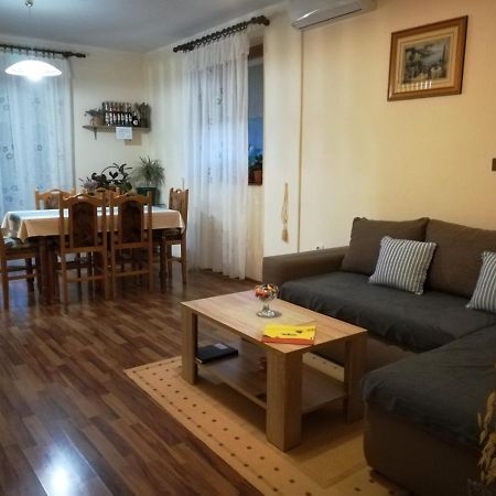 Apartman Rosa Apartment สกราดิน ภายนอก รูปภาพ