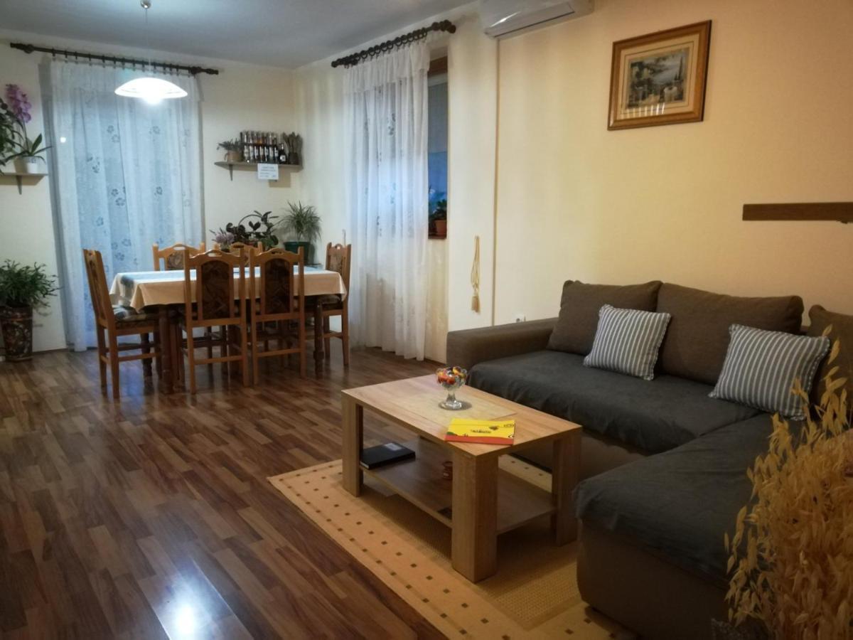 Apartman Rosa Apartment สกราดิน ภายนอก รูปภาพ